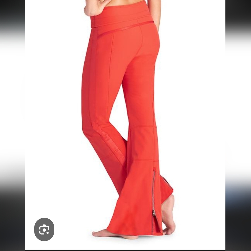 Athleta Maribel Fire Red Ski/Snowboard Pants. Size 6